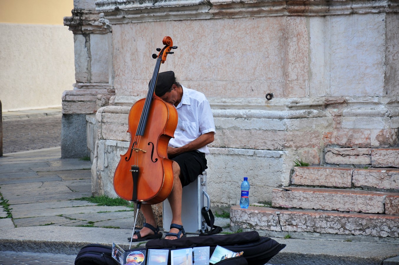 By: Ehud Urinowski