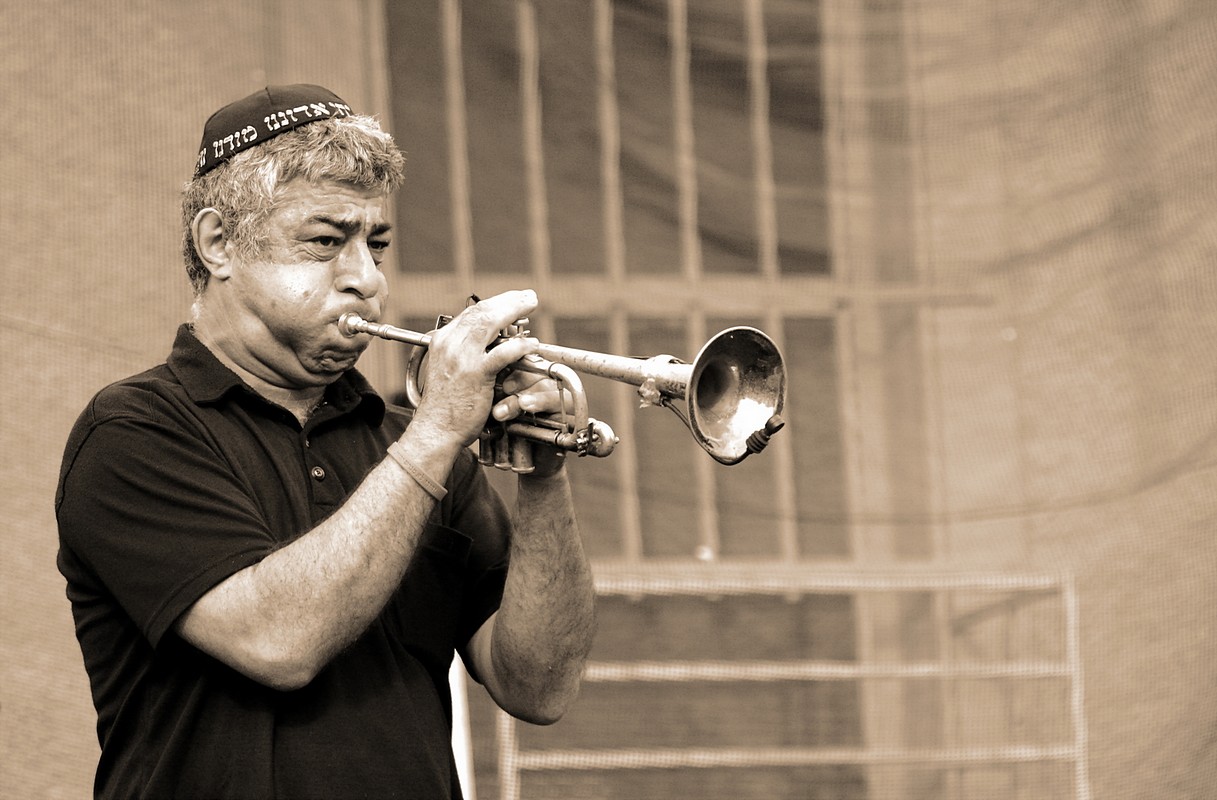 by: moshe dahan