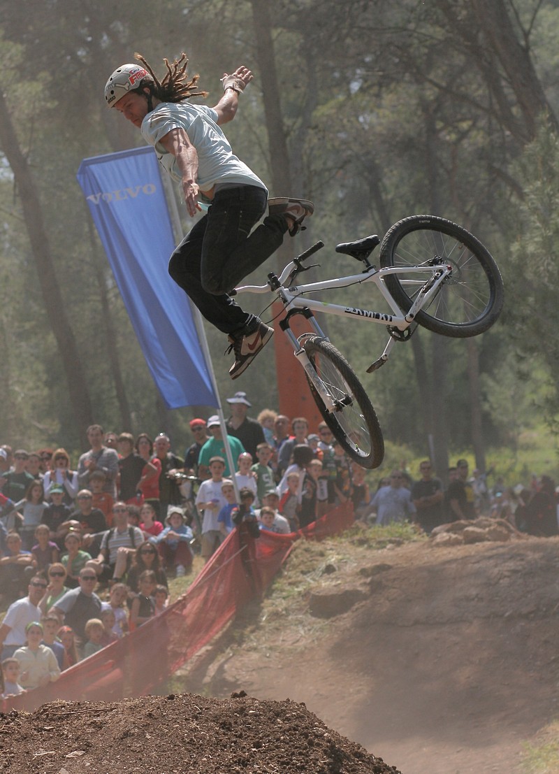 by: Cobe Thamshes 