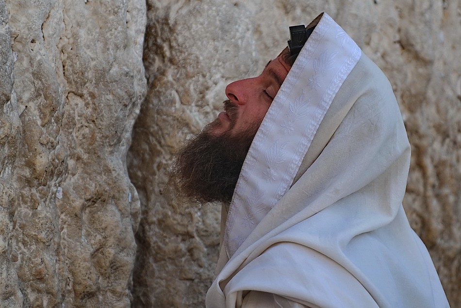 By: shachar shuval