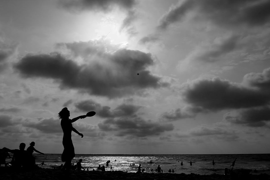 by: Raphael Abecassis