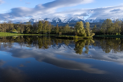 Nature Trees Parks & Gardens Lakes & Rivers World & Travel Europe Picture Type Photo